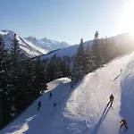 Loeberbauer 3* Tux